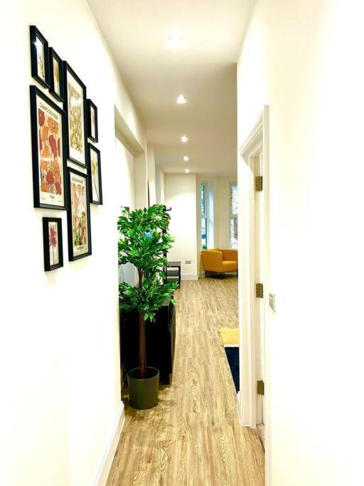 Brand New Apt - Beach Breeze Spacious 1-Bedroom Apartment With Parking - Sleeps 4 Ppl- Internet Bournemouth Kültér fotó