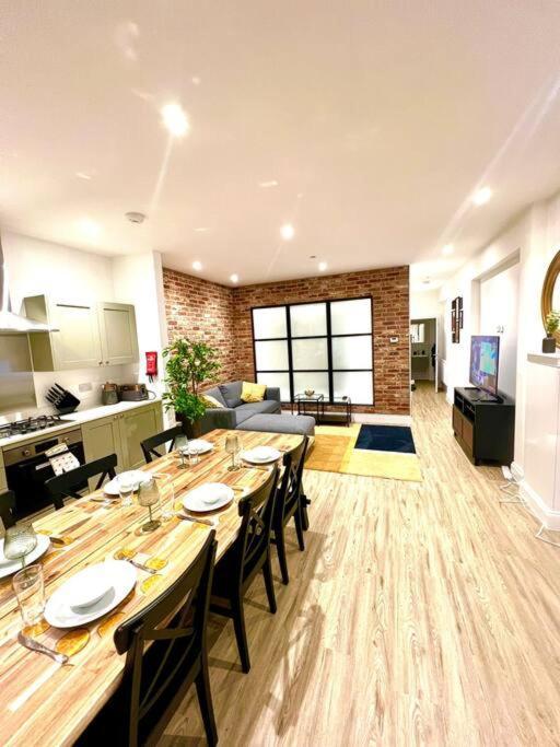 Brand New Apt - Beach Breeze Spacious 1-Bedroom Apartment With Parking - Sleeps 4 Ppl- Internet Bournemouth Kültér fotó
