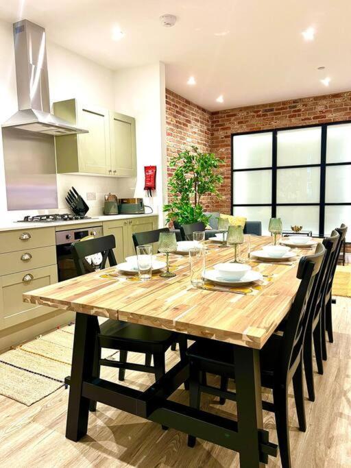 Brand New Apt - Beach Breeze Spacious 1-Bedroom Apartment With Parking - Sleeps 4 Ppl- Internet Bournemouth Kültér fotó