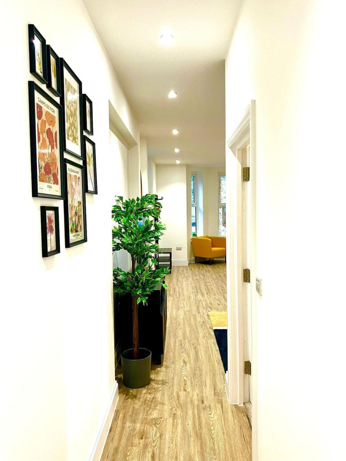 Brand New Apt - Beach Breeze Spacious 1-Bedroom Apartment With Parking - Sleeps 4 Ppl- Internet Bournemouth Kültér fotó