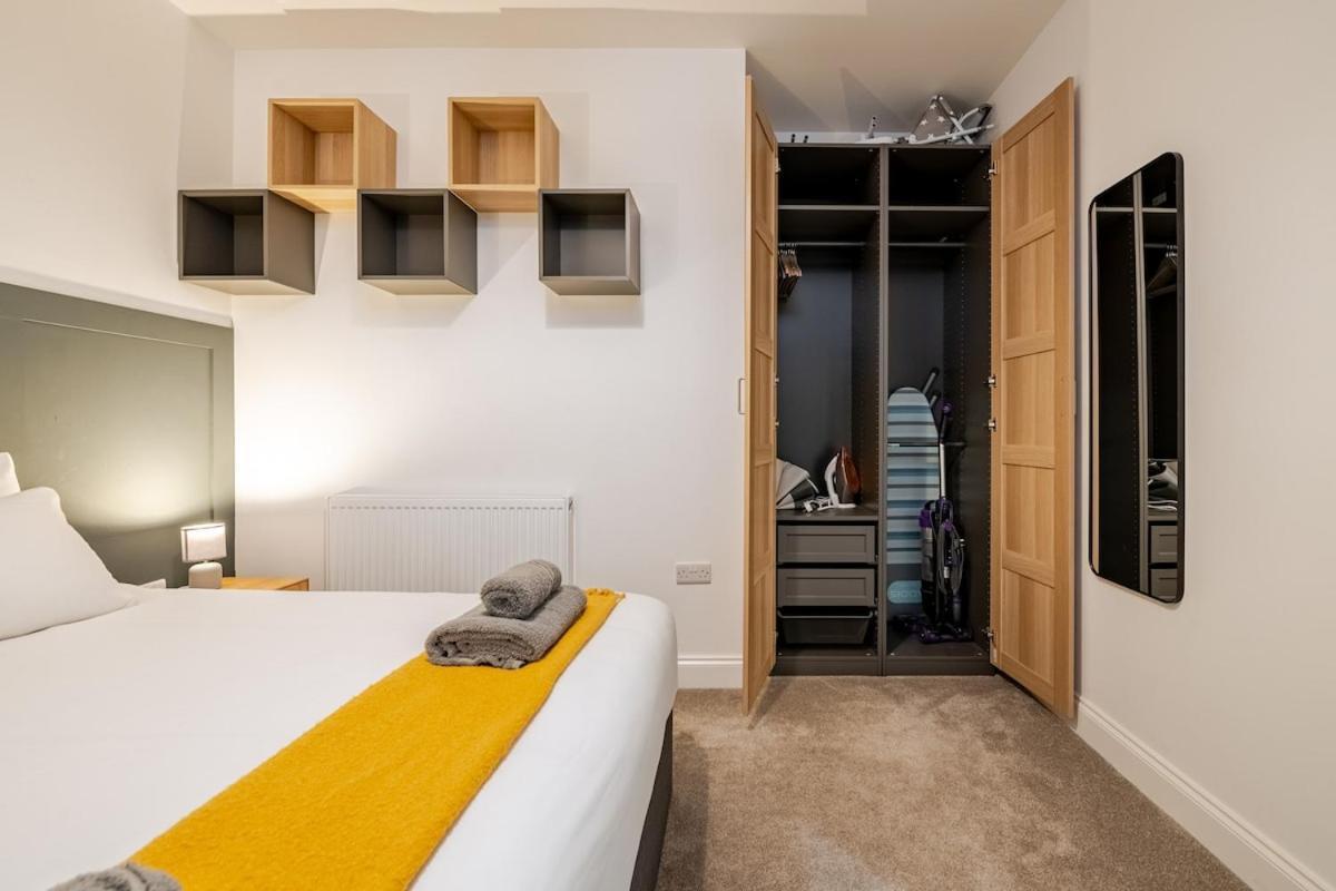 Brand New Apt - Beach Breeze Spacious 1-Bedroom Apartment With Parking - Sleeps 4 Ppl- Internet Bournemouth Kültér fotó