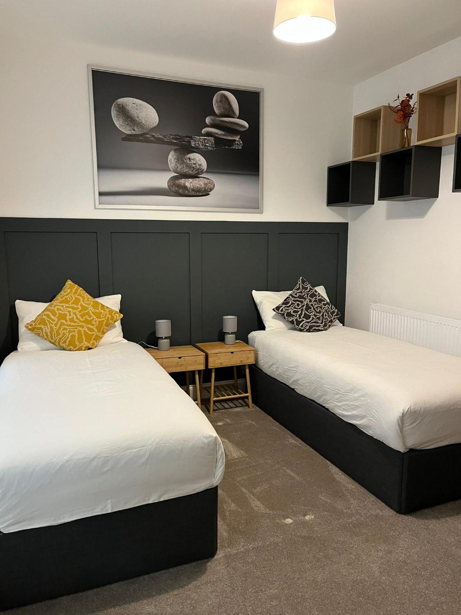 Brand New Apt - Beach Breeze Spacious 1-Bedroom Apartment With Parking - Sleeps 4 Ppl- Internet Bournemouth Kültér fotó