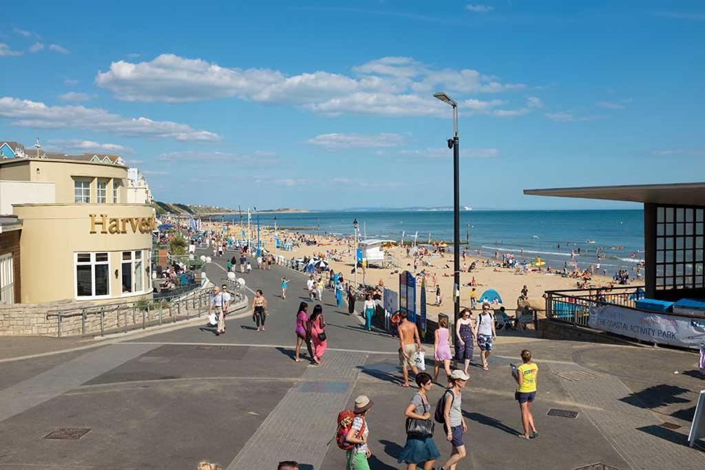 Brand New Apt - Beach Breeze Spacious 1-Bedroom Apartment With Parking - Sleeps 4 Ppl- Internet Bournemouth Kültér fotó