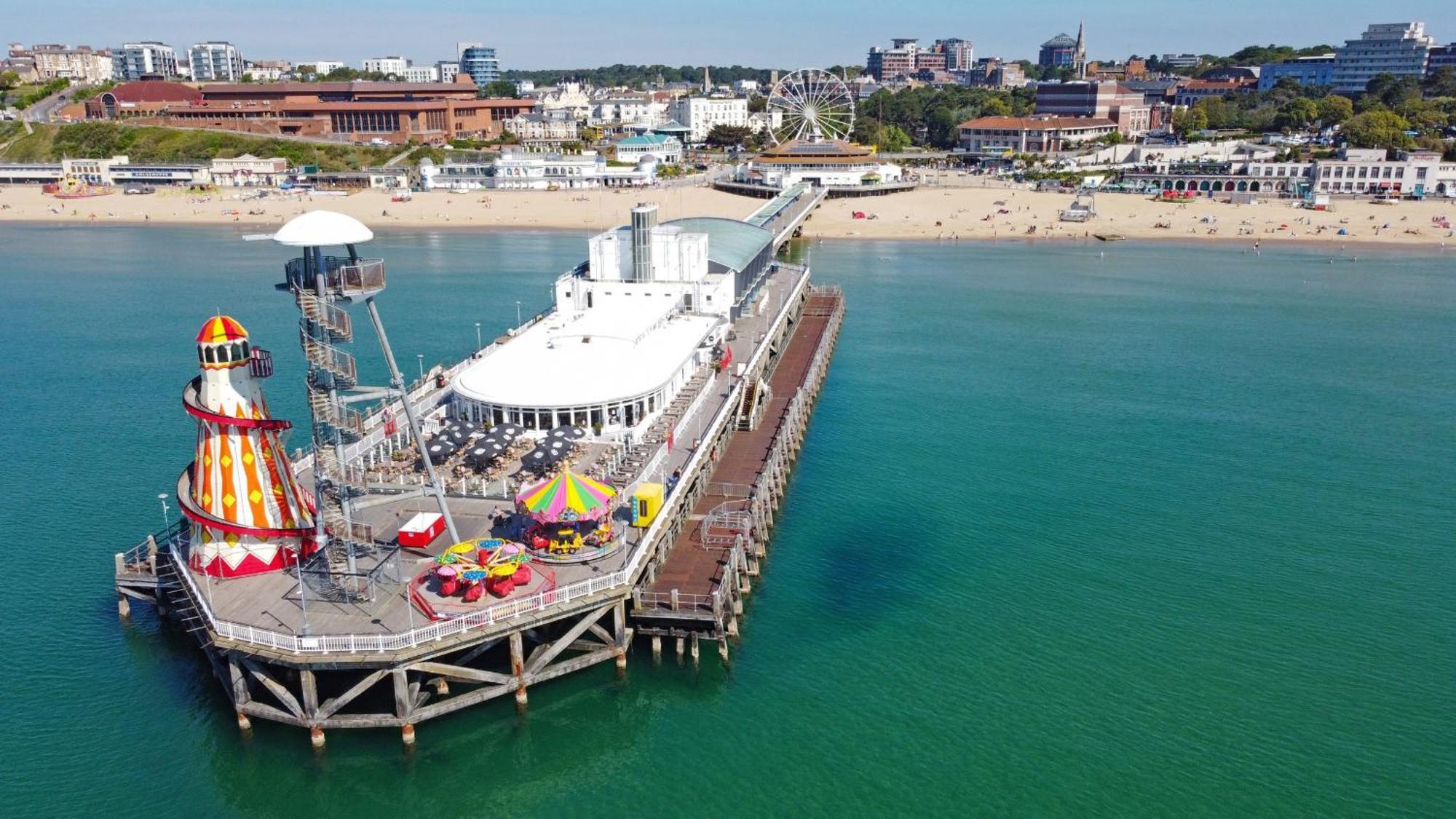 Brand New Apt - Beach Breeze Spacious 1-Bedroom Apartment With Parking - Sleeps 4 Ppl- Internet Bournemouth Kültér fotó